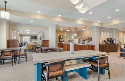 Herndon Apartment | Convenient Location! 3 Relaxing Units, Kitchen, Pet-Friendly, Onsite Parking