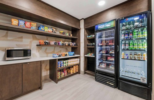 Herndon Apartment | Convenient Location! 3 Relaxing Units, Kitchen, Pet-Friendly, Onsite Parking
