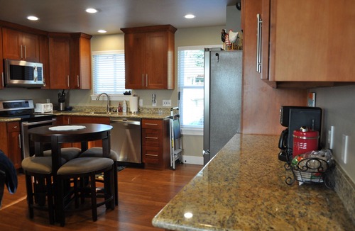 Milton Apartment | Convenient Location! Clean and Cozy. ❤