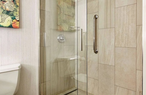Friendship Heights Hotel | Convenient Metro Access | Modern Accommodations | Pool | 4 Units w/Breakfast!