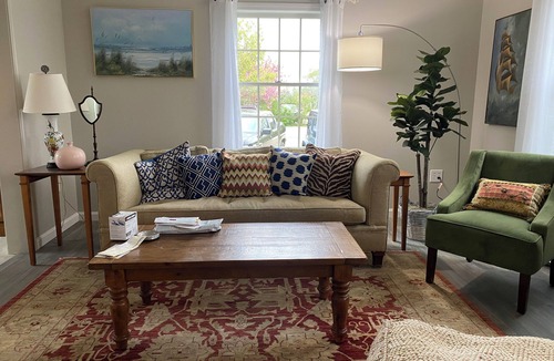West of Town House | Convenient Mid Island House Nantucket-5 Bedrooms