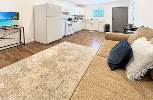 Fords Branch Apartment | Convenient & Modern 2 Bed Apt Free Wi-Fi & Parking