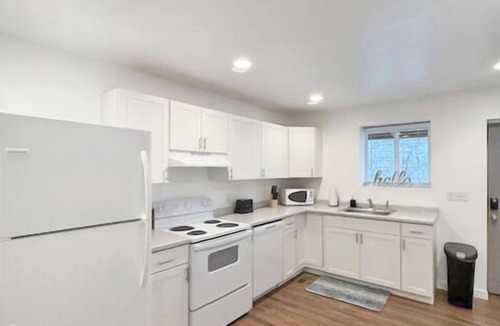 Fords Branch Apartment | Convenient & Modern 2 Bed Apt Free Wi-Fi & Parking