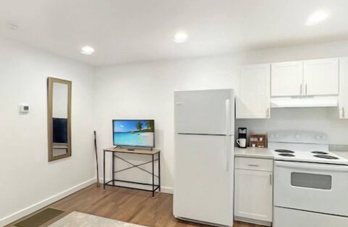 Fords Branch Apartment | Convenient & Modern 2 Bed Apt Free Wi-Fi & Parking