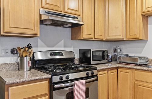 Milpitas House | Convenient Modern COZY 4BA/2BR Hidden GEM