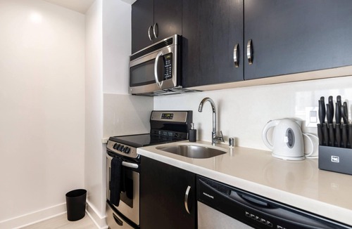 Nob Hill Apartment | Convenient & Modern Premium 1BR Residence with Modern Kitchen & In-Unit Laundry.