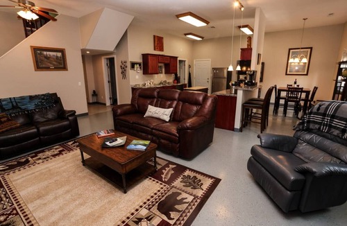 Lincoln House | Convenient Mountain Comfort