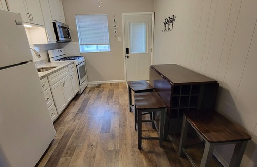 Ballwin Condo | Convenient Newly Renovated Ballwin 2 Bedroom Condo
