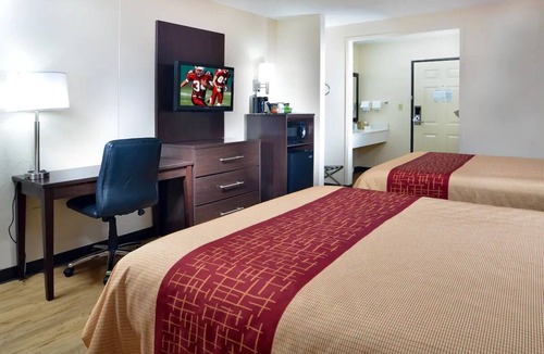 Paducah Hotel | Convenient Paducah Stay – 2 Budget-friendly Units w/Free Parking!