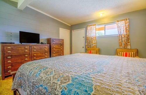 Wheeler Hotel | Convenient Queen Stay Near Wheeler Park Trails & Complimentary Free Parking
