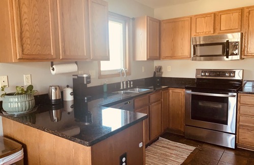 Urbandale House | Convenient Ranch home with 4 bedrooms