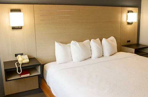 Van Buren Hotel | Convenient Room Located at Interstate 40 | Access to Downtown