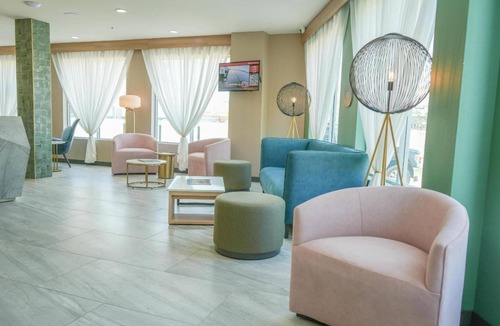 Port Aransas Hotel | Convenient Room w/Free Parking | Lydia Ann Lighthouse - 2 miles away