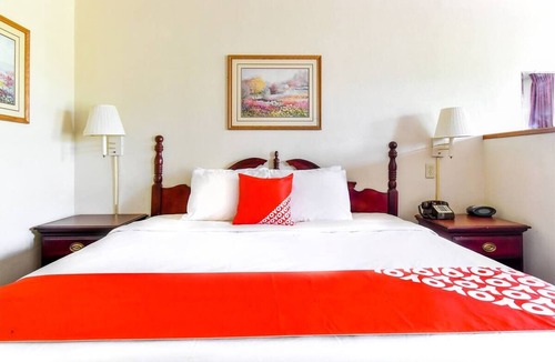 Tyler Hotel | Convenient Room with Work Desk Ideal for Business Travelers