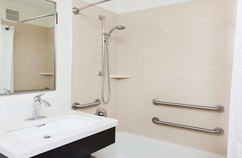 Santa Clara Resort | Convenient Silicon Valley Accommodation! Stuite with Private Full Kitchen!