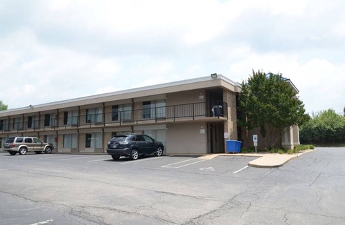 Lynchburg Hotel | Convenient Space for Families and Pets Near Sandusky Park