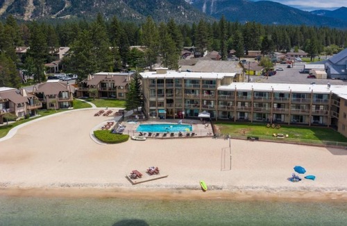 South Lake Tahoe House | Convenient Stay! On-site Pool and Spa, Near Emerald Bay State Park!