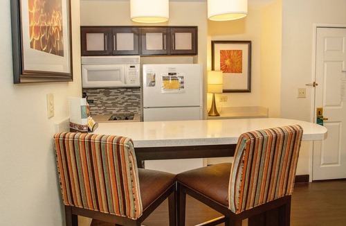 Vance Jackson Apartment | Convenient Stay! 2 Pet-friendly Units w/Full Kitchens, Free Breakfast!