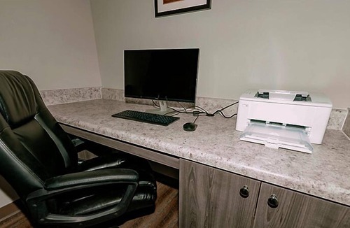 Pleasanton House | Convenient Stay! 4 Relaxing Units with Free Parking and Fully-equipped Kitchens!