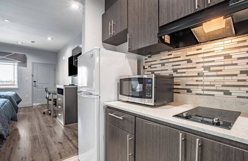 Katy Hotel | Convenient Stay Located Right off I-10 | Family Stay | Free Breakfast & Parking