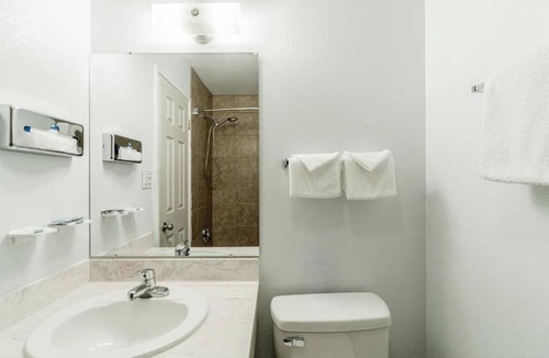 Boise City Hotel | Convenient Stay Near Scenic Trails & Nature Preserves