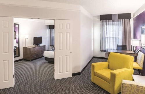 Woodlands Village House | Convenient Stay, Superb Location! 3 Pet-Friendly Units, Free Breakfast