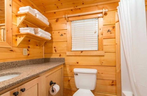 Bryan Cabin | Convenient Stay, Superb Location! Full Kitchen, Outdoor Pool, Pets are Allowed!