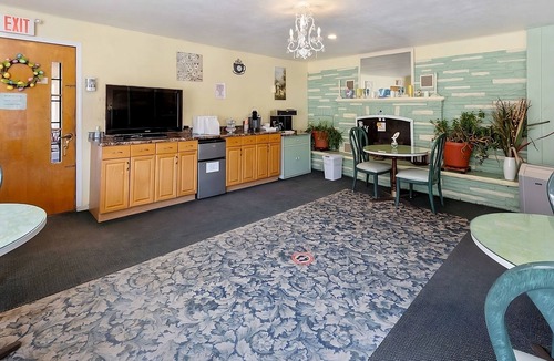 Delhi House | Convenient Stay, Superb Location! Minutes to Bramley Mtn. Trail