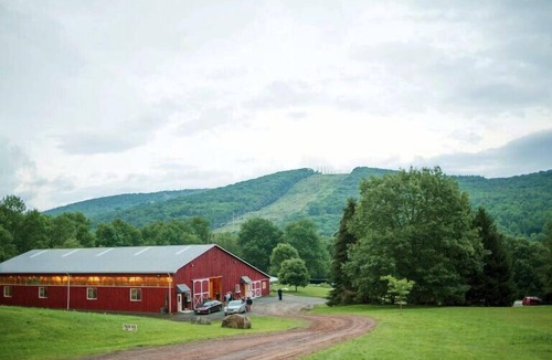 Delhi House | Convenient Stay, Superb Location! Minutes to Bramley Mtn. Trail