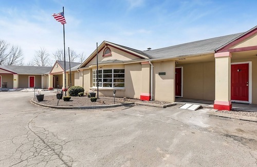 Delhi House | Convenient Stay, Superb Location! Minutes to Bramley Mtn. Trail