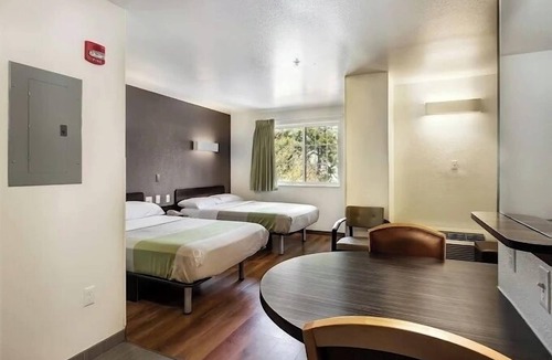 East Brunswick Hotel | Convenient Stay Near Rutgers