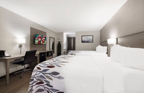 Weedsport House | Convenient Stay w/ Complimentary Breakfast! Near Old Brutus Historical Society