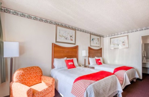 Templeton Hotel | Convenient Stay w/Microwave & Fridge – Great Pit Stop Near the Highway