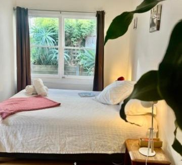 Frankston Apartment | Convenient Sunset Beach and Garden