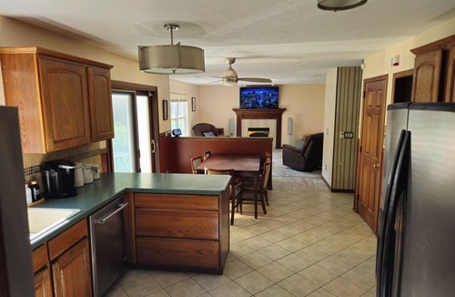 Seven Hills House | Convenient to airport, downtown, & parks.