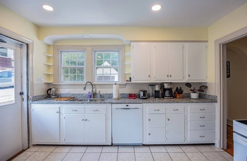 Harrisonburg Cottage | Convenient to JMU, Burg Dining and Downtown Bars, Right off Interstate 81