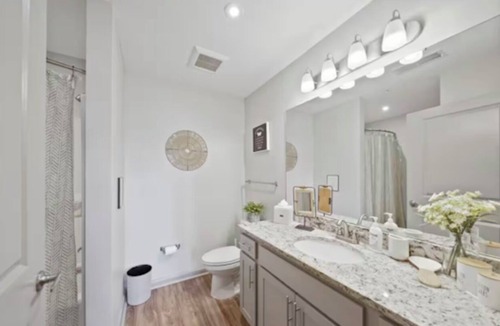 Sherwood Park Apartment | "Convenient UAH Student Haven/5 Mins from Campus" Gate 9 3 minutes