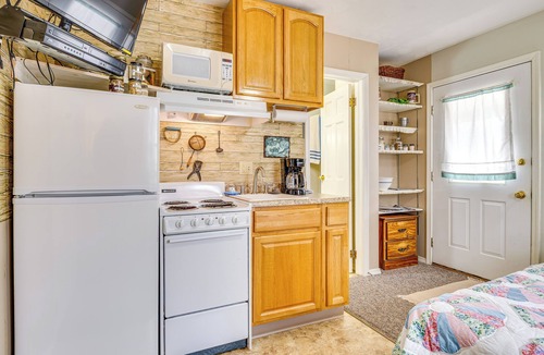Delphi Apartment | Convenient & Walkable Main Street Studio in Delphi