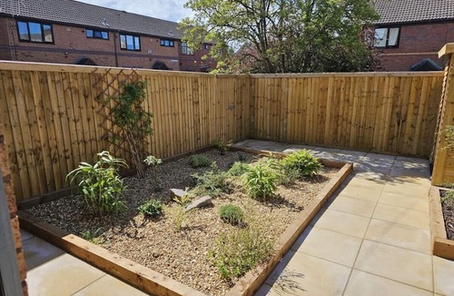 Birkenhead House | Convenient Wirral Retreat