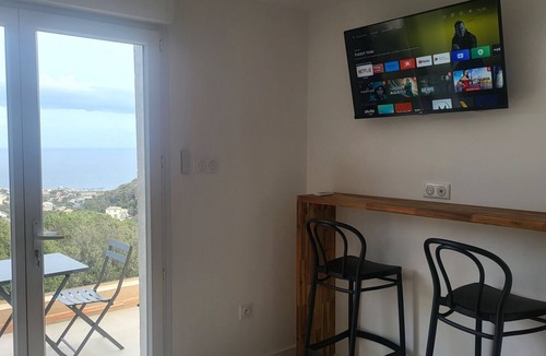 Figarella Apartment | Conveniently located between sea and mountains