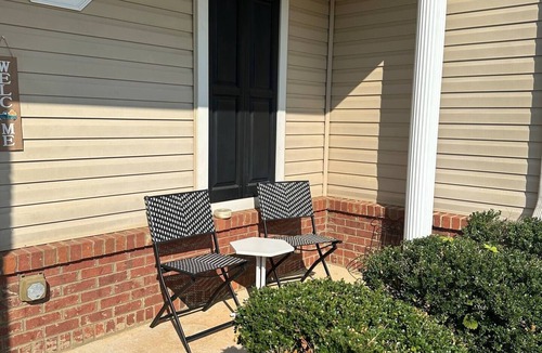 Cartersville House | Conveniently Close to Everythingnn