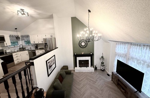 Overland Park House | Conveniently located Spacious Home for Families or Large Groups in Overland Park
