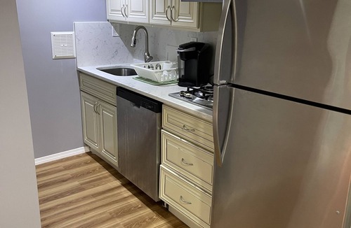 Mariners Harbor House | Conveniently located