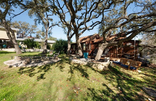 West Oak Hill House | Conveniently Located-Charming Tiny Cabin-Oak Hill!