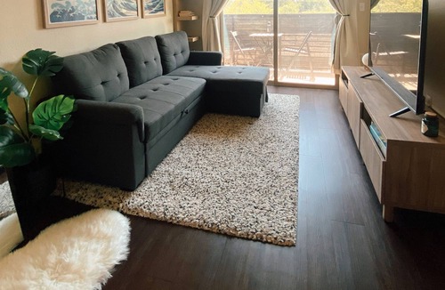 Brentwood Apartment | Conveniently located Cozy Apartment w/ Pool & Gym
