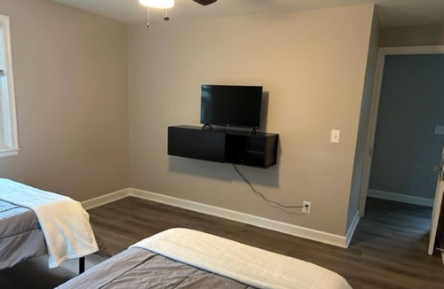 Webster House | Conveniently Located - Right off 104 Expressway