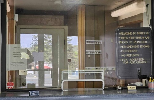 Dalton Hotel | Conveniently located right off highway 81 on 4.5 acres of pure Serenity.n