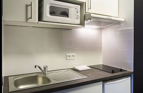 Dijon Hotel | Conveniently Located Room for Comfortable University Stays