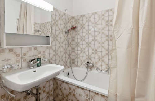 Hochschulen Apartment | Conveniently Located Simple Apartment in Zurich