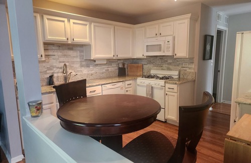 Itasca House | Conveniently located spacious townhome.